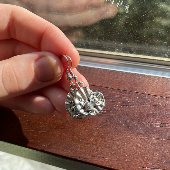 Frog earrings - Picture 2 of 2